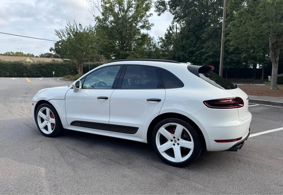 2017 Porsche Macan GTS - Image 11 of 20