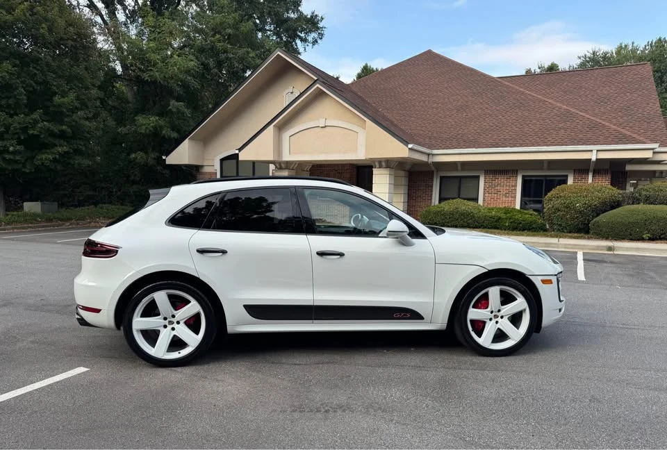 2017 Porsche Macan GTS - Image 7 of 20