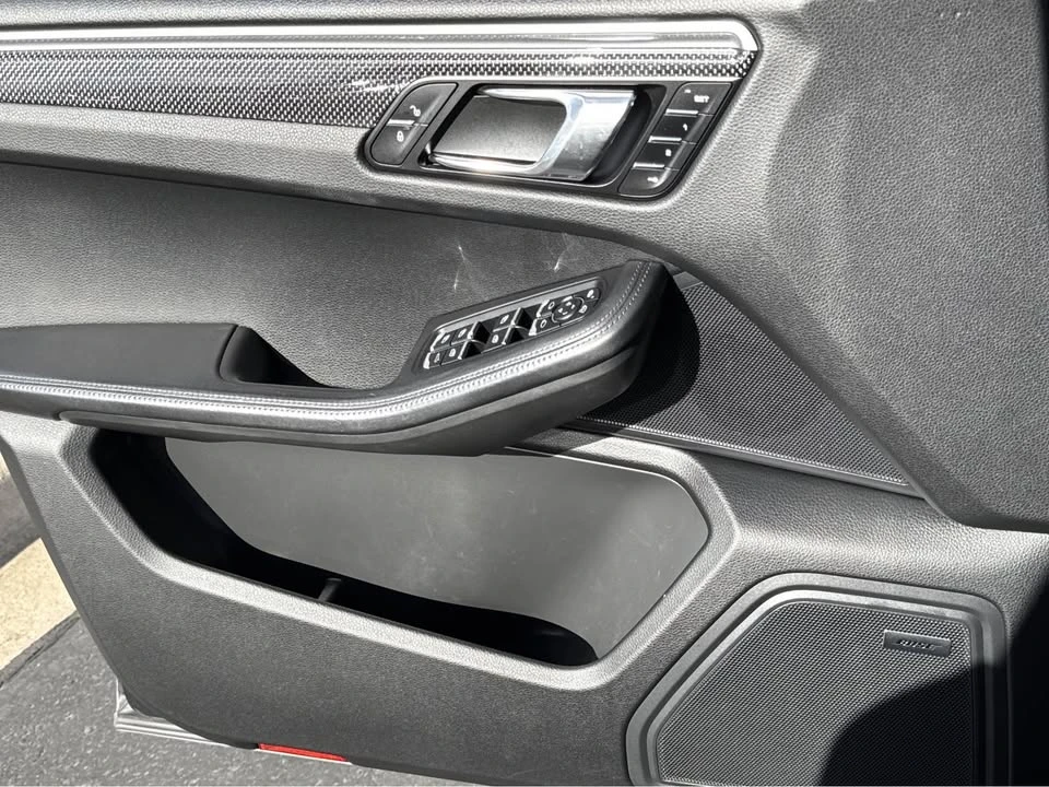 2017 Porsche Macan GTS - Image 7 of 20