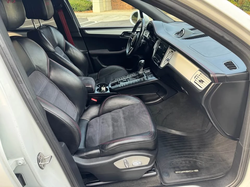 2017 Porsche Macan GTS - Image 19 of 20