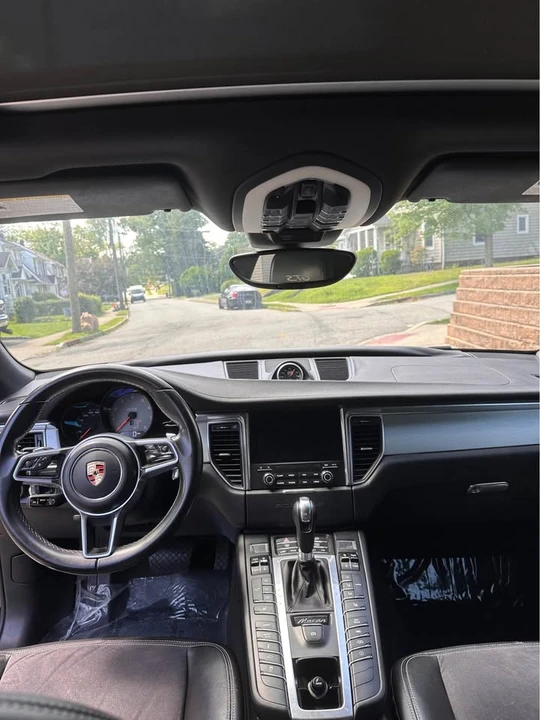 2017 Porsche Macan GTS - Image 9 of 10