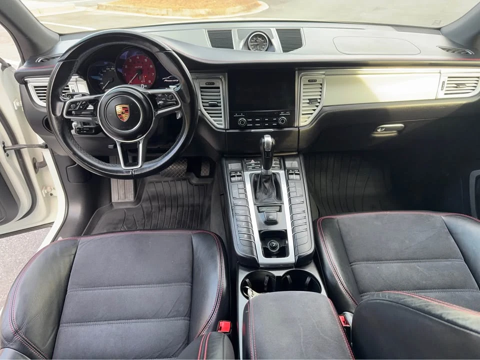 2017 Porsche Macan GTS - Image 16 of 20