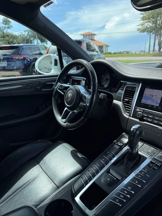 2017 Porsche Macan GTS - Image 10 of 19