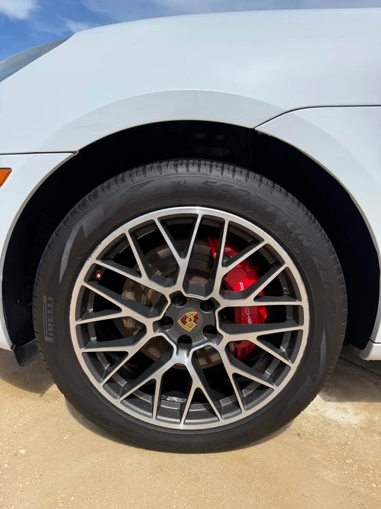 2017 Porsche Macan GTS - Image 7 of 19