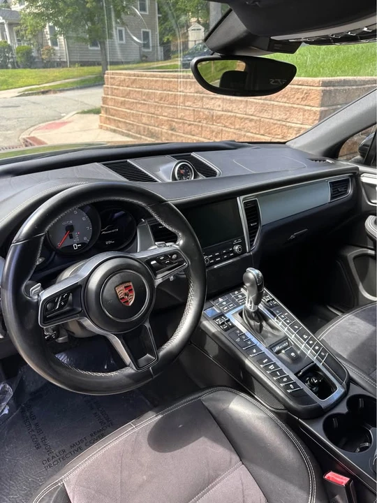 2017 Porsche Macan GTS - Image 8 of 10