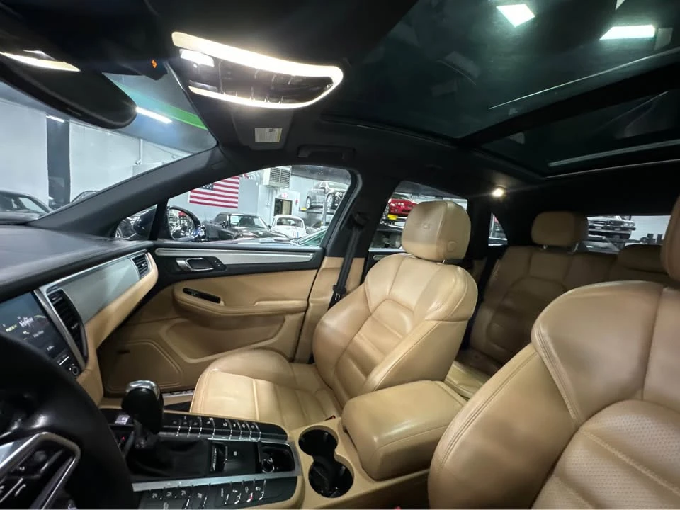 2017 Porsche Macan GTS - Image 17 of 19