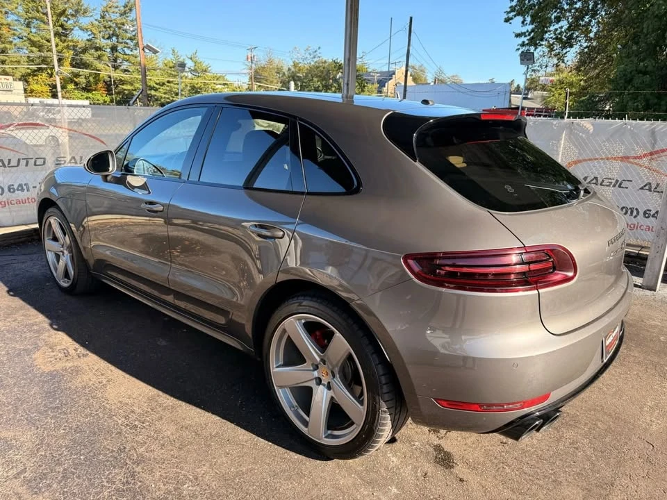 2017 Porsche Macan GTS - Image 10 of 18