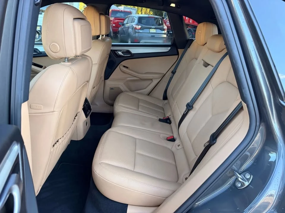 2017 Porsche Macan GTS - Image 18 of 18