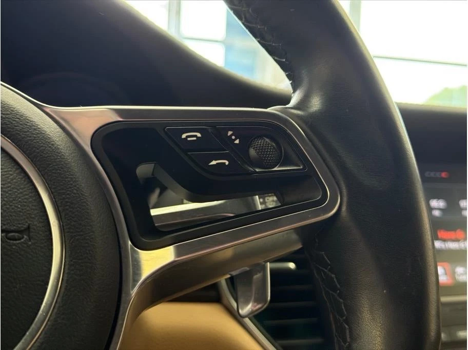 2017 Porsche Macan GTS - Image 21 of 31