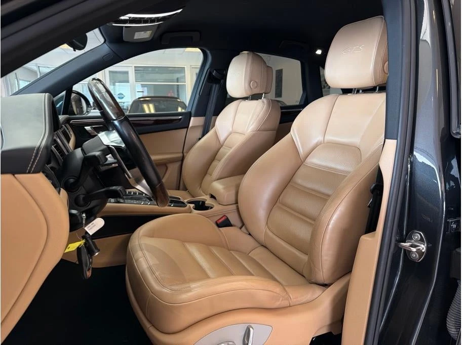 2017 Porsche Macan GTS - Image 24 of 31