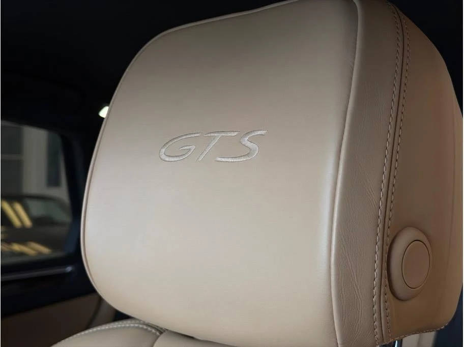 2017 Porsche Macan GTS - Image 26 of 31