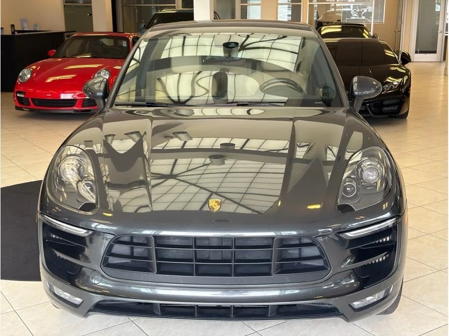 2017 Porsche Macan GTS - Image 2 of 31