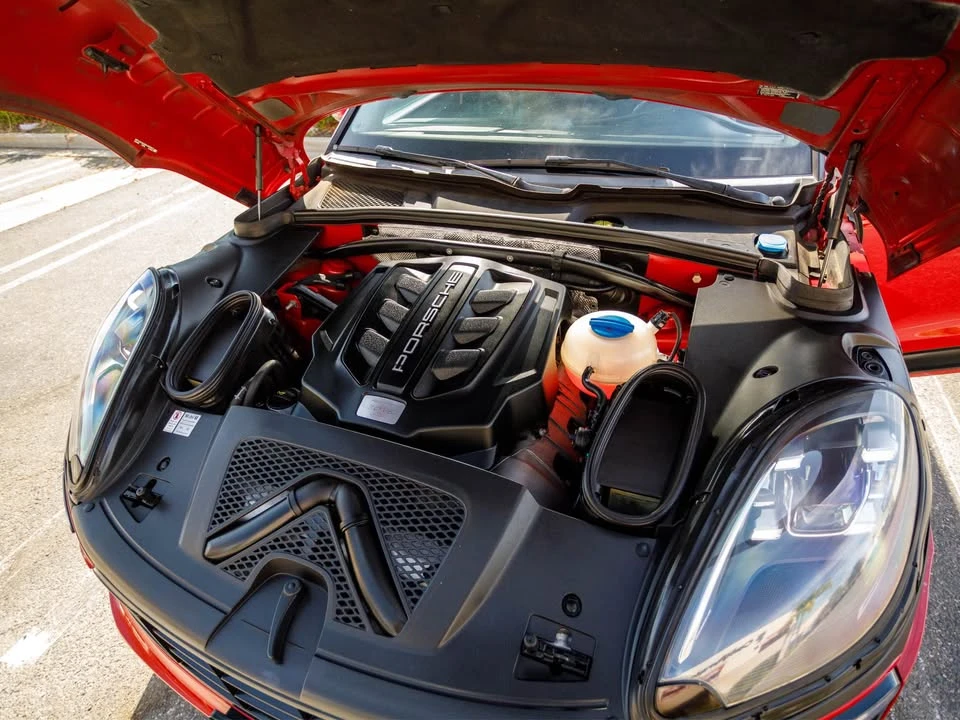 2017 Porsche Macan GTS - Image 15 of 19