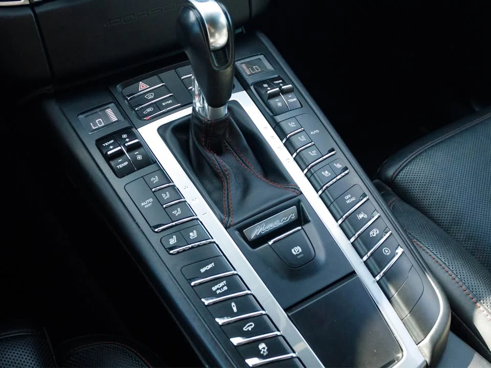 2017 Porsche Macan GTS - Image 16 of 19