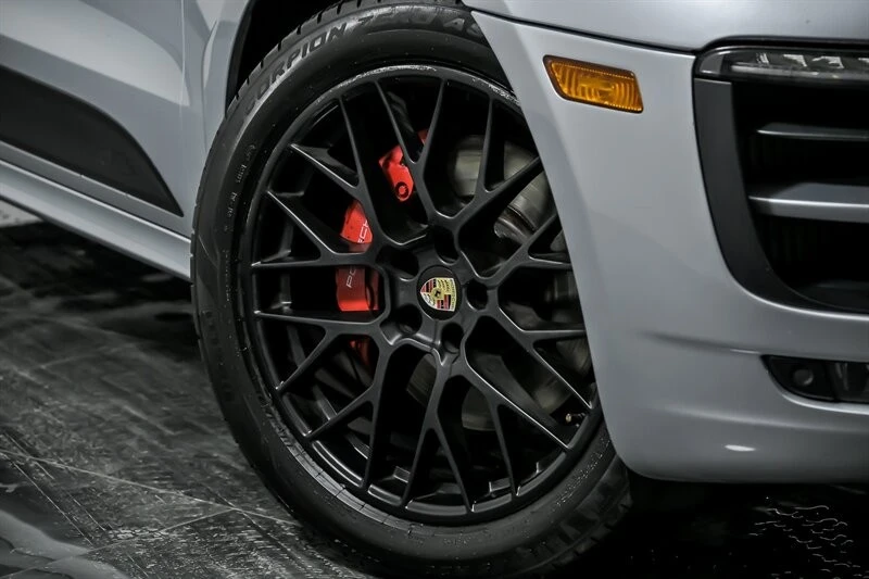 2017 Porsche Macan GTS - Image 3 of 31