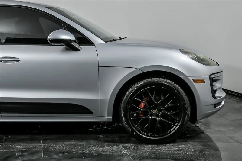 2017 Porsche Macan GTS - Image 12 of 31