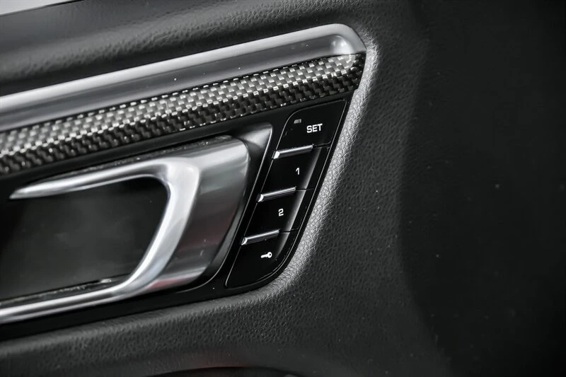 2017 Porsche Macan GTS - Image 17 of 31