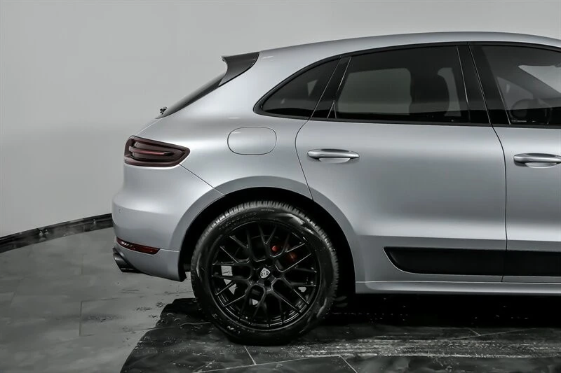 2017 Porsche Macan GTS - Image 11 of 31