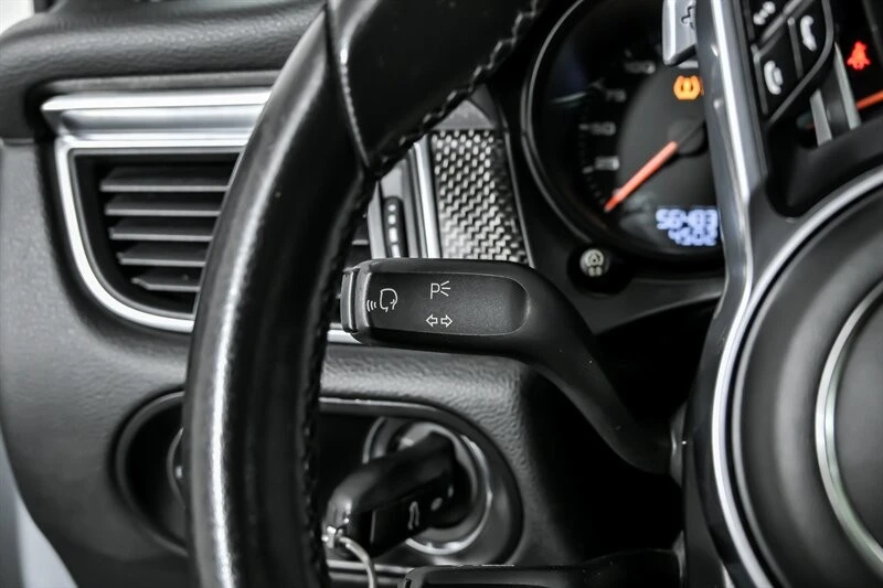 2017 Porsche Macan GTS - Image 27 of 31