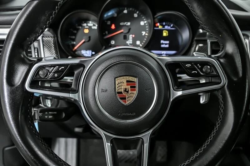 2017 Porsche Macan GTS - Image 26 of 31