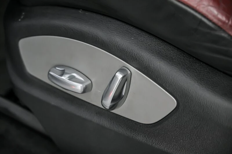 2017 Porsche Macan GTS - Image 24 of 31