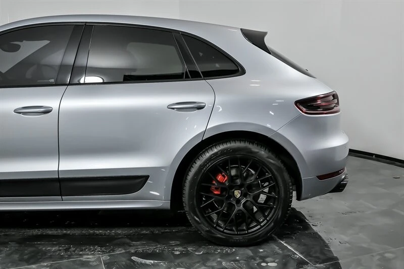 2017 Porsche Macan GTS - Image 7 of 31