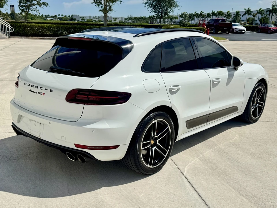 2017 Porsche Macan GTS - Image 17 of 31