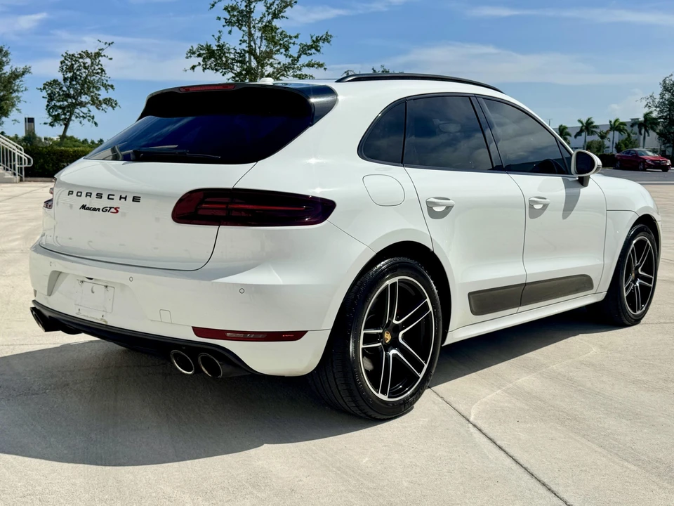 2017 Porsche Macan GTS - Image 16 of 31