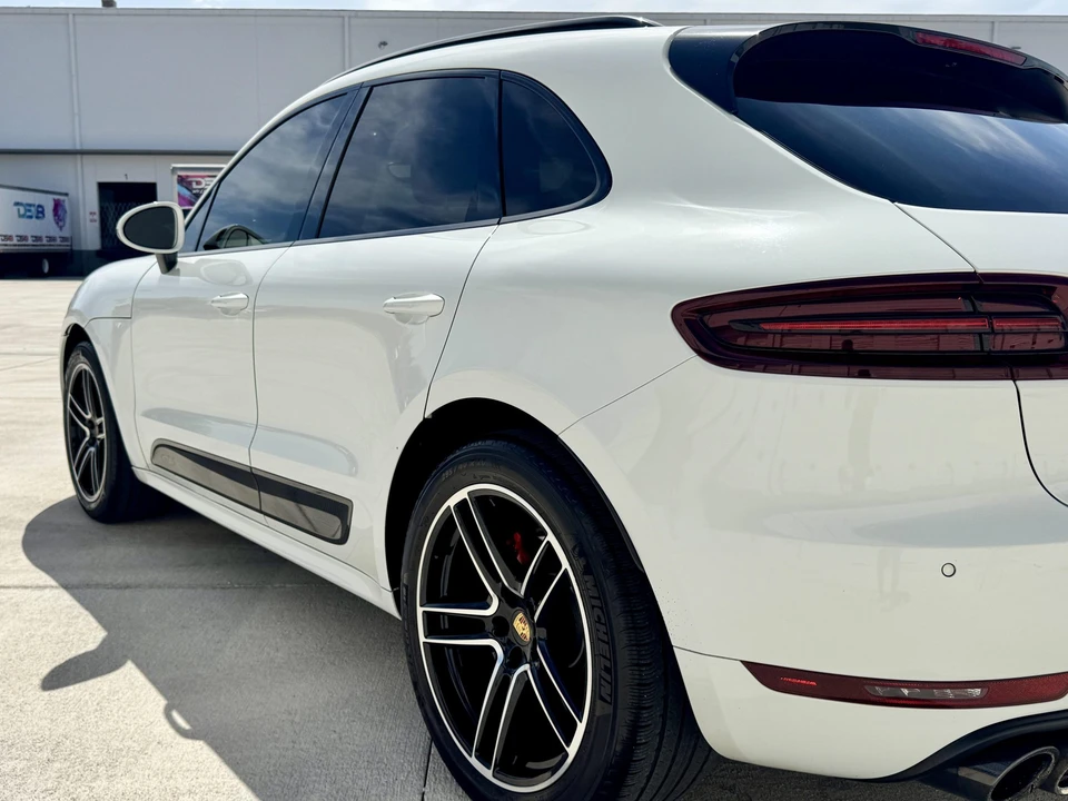 2017 Porsche Macan GTS - Image 23 of 31