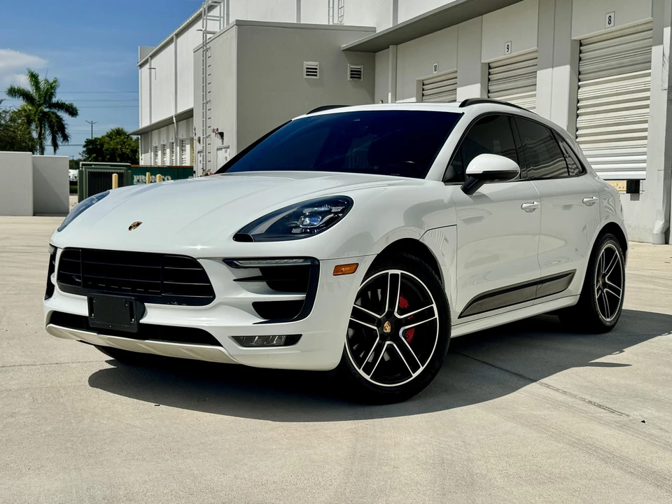 2017 Porsche Macan GTS - Image 8 of 31