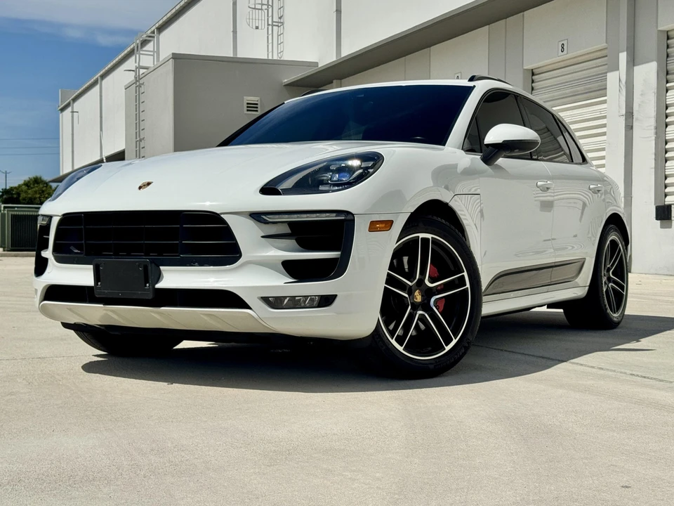2017 Porsche Macan GTS - Image 10 of 31