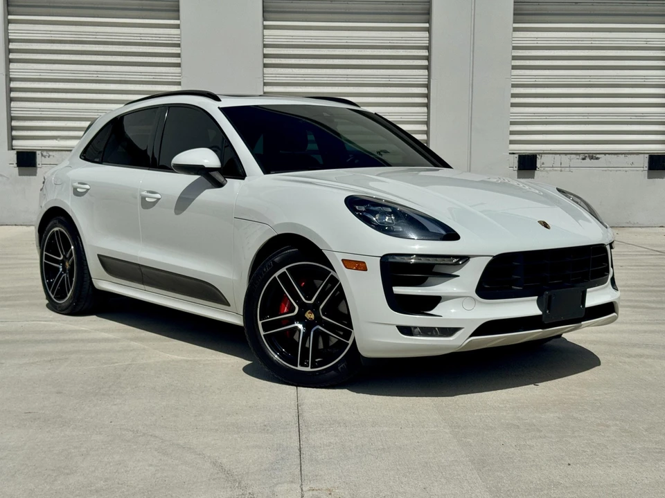 2017 Porsche Macan GTS - Image 3 of 31
