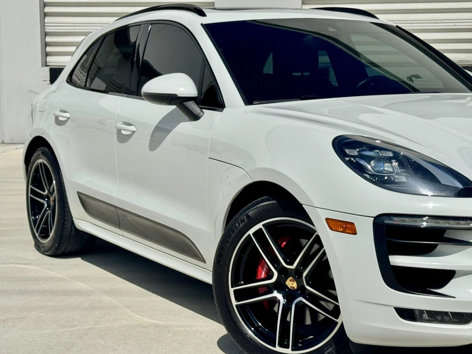 2017 Porsche Macan GTS - Image 19 of 31