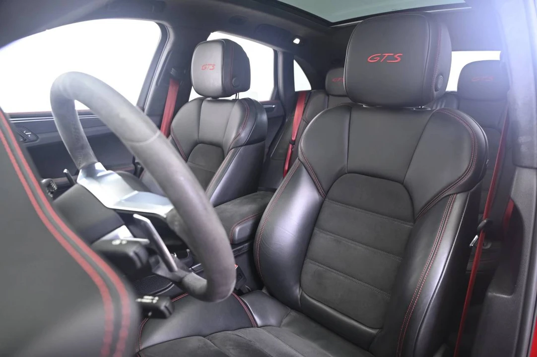 2017 Porsche Macan GTS - Image 5 of 5