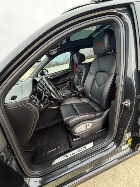 2017 Porsche Macan GTS - Image 8 of 12