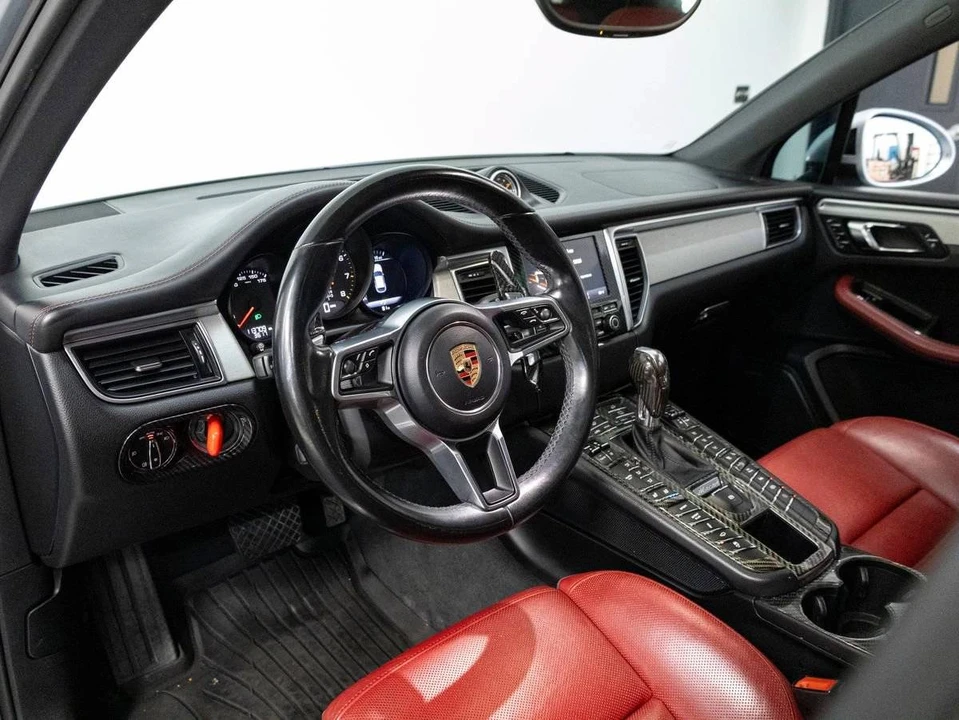 2017 Porsche Macan GTS - Image 4 of 5