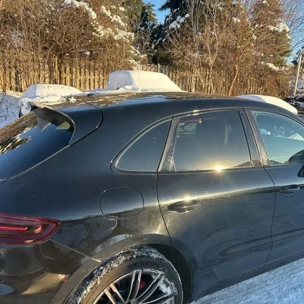 2017 Porsche Macan GTS - Image 9 of 12