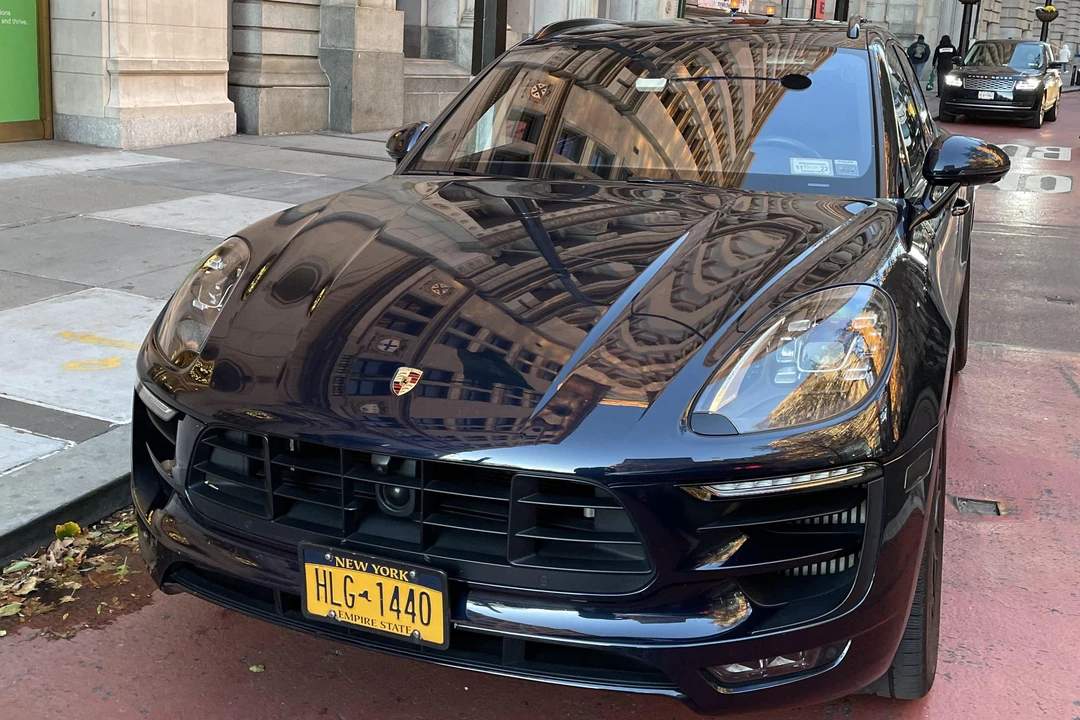 2017 Porsche Macan GTS - Image 8 of 31