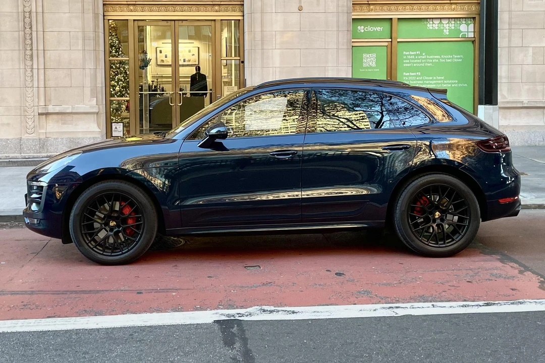 2017 Porsche Macan GTS - Image 17 of 31