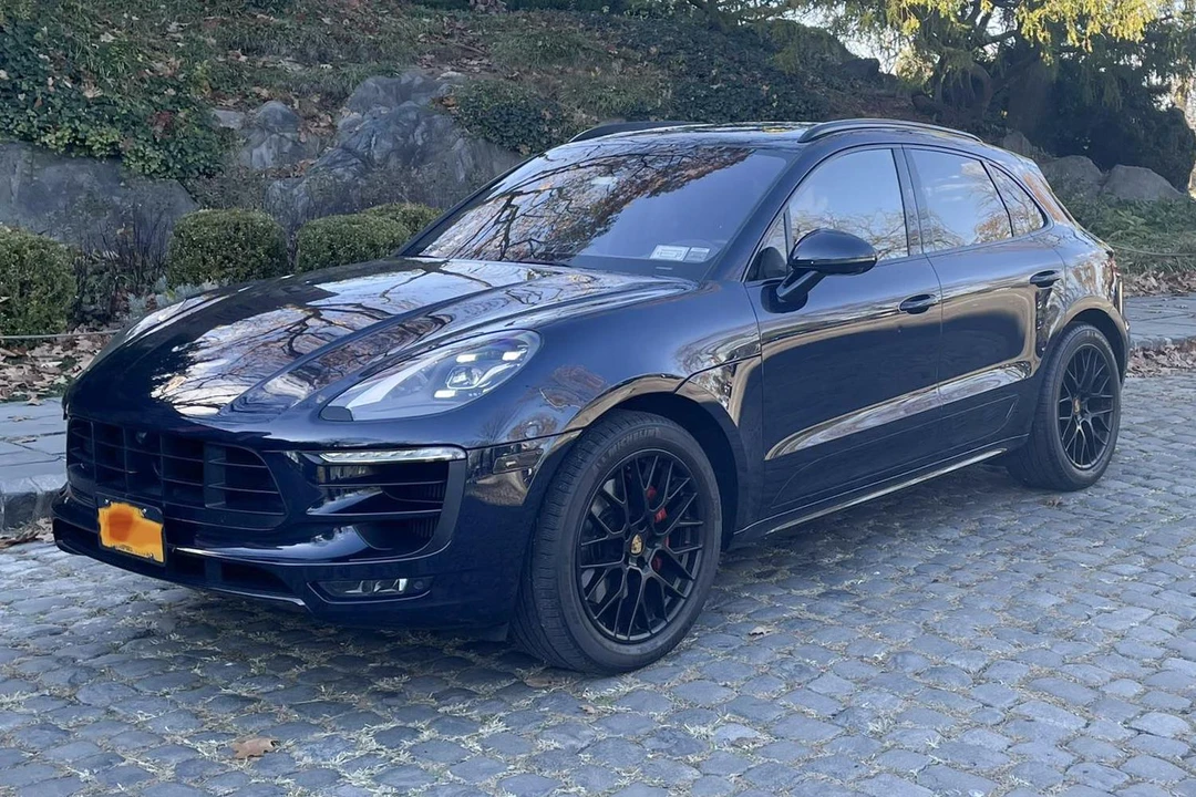 2017 Porsche Macan GTS - Image 13 of 31