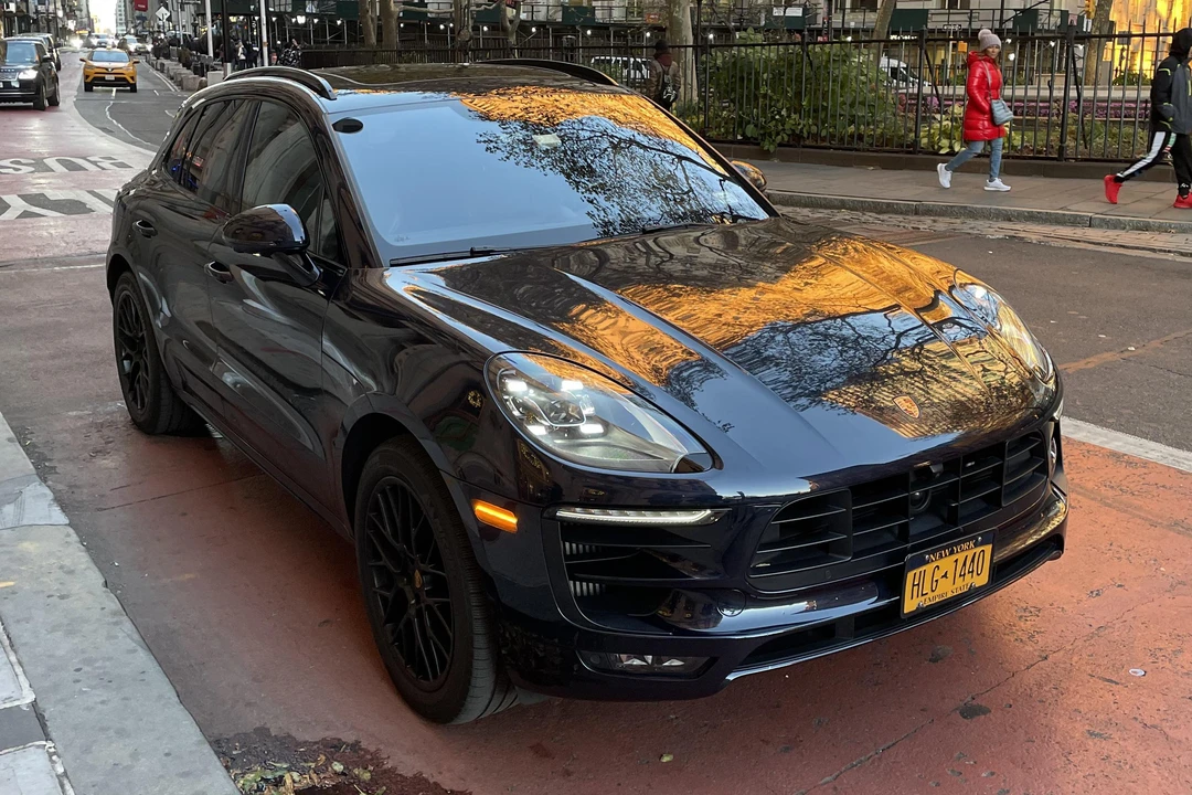 2017 Porsche Macan GTS - Image 24 of 31