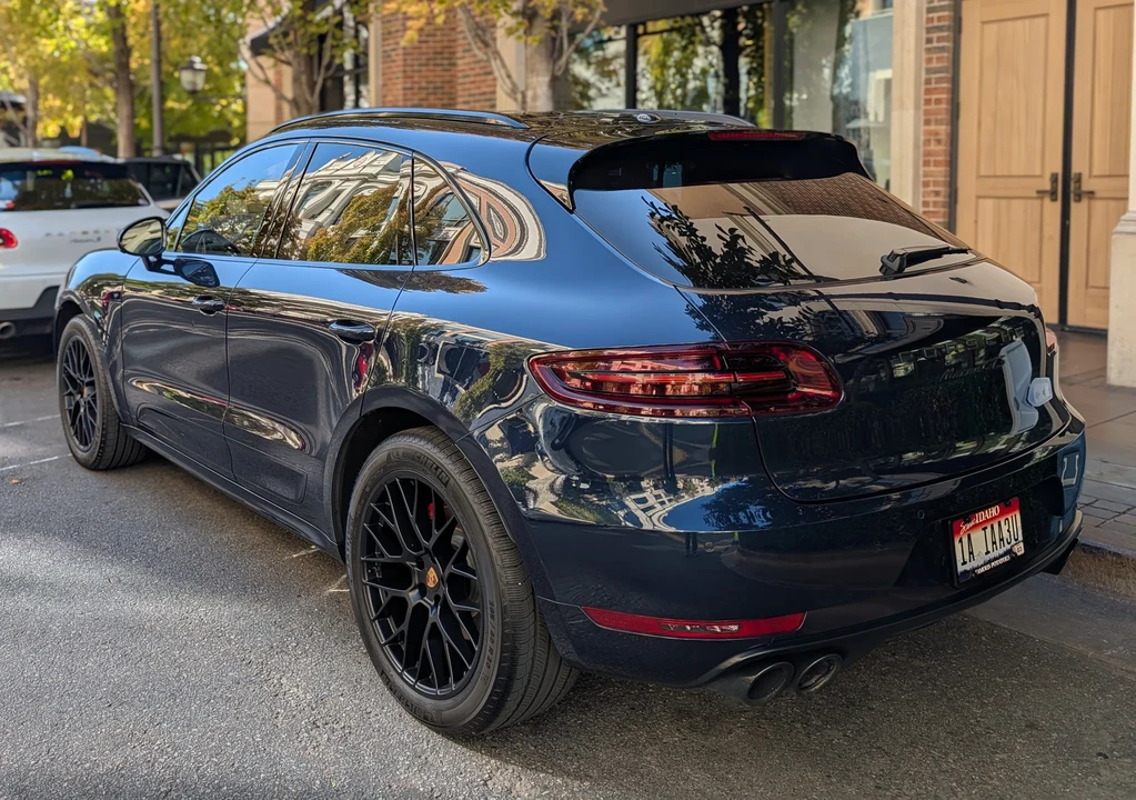 2017 Porsche Macan GTS - Image 12 of 31