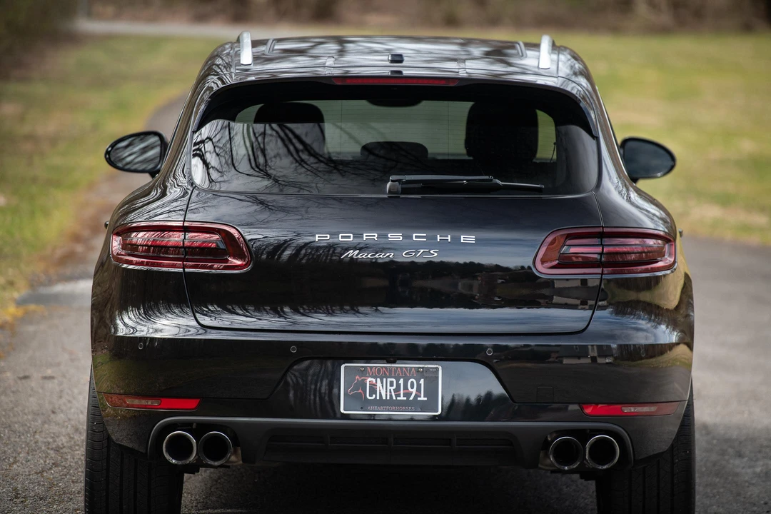 2017 Porsche Macan GTS - Image 11 of 31