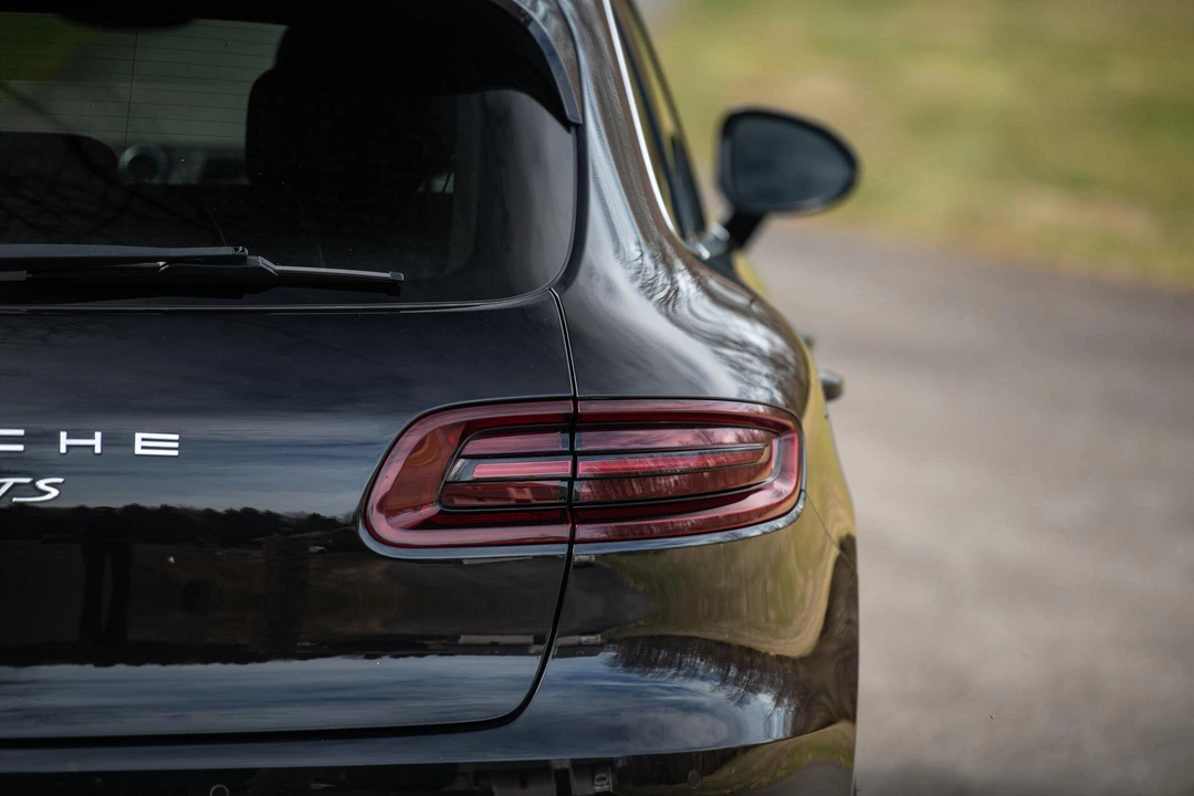 2017 Porsche Macan GTS - Image 30 of 31