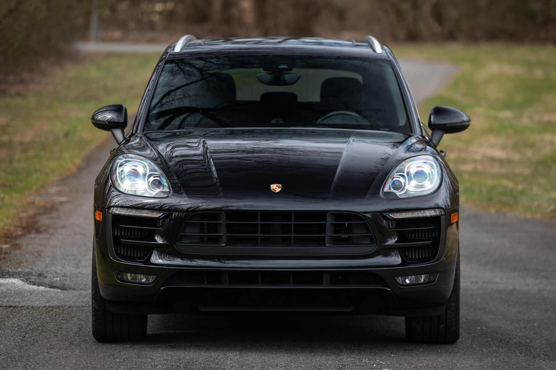 2017 Porsche Macan GTS - Image 2 of 31