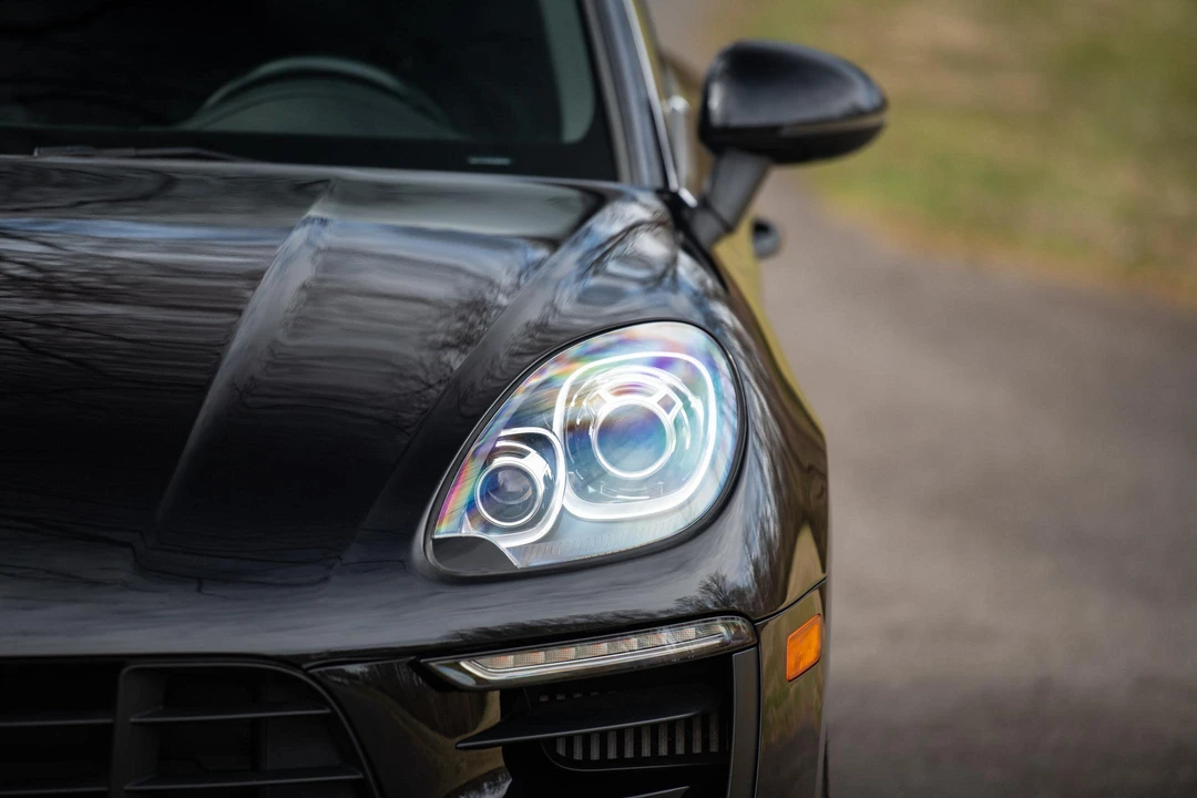 2017 Porsche Macan GTS - Image 21 of 31