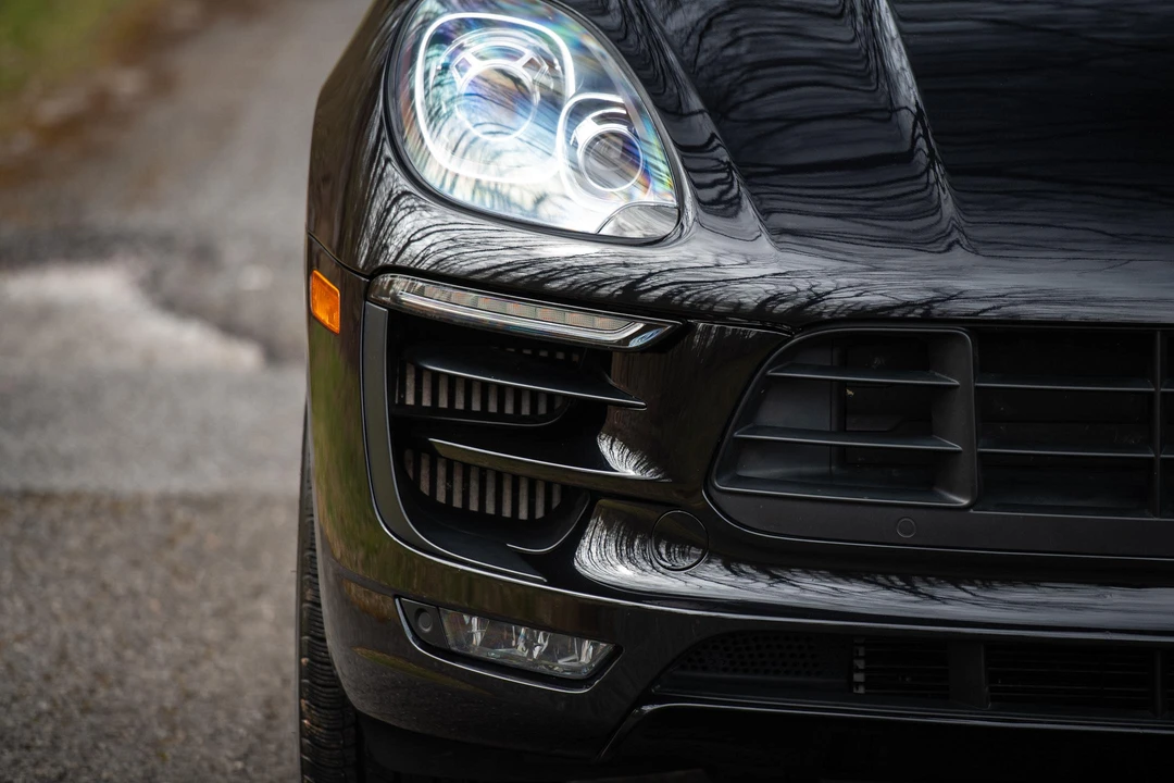 2017 Porsche Macan GTS - Image 19 of 31