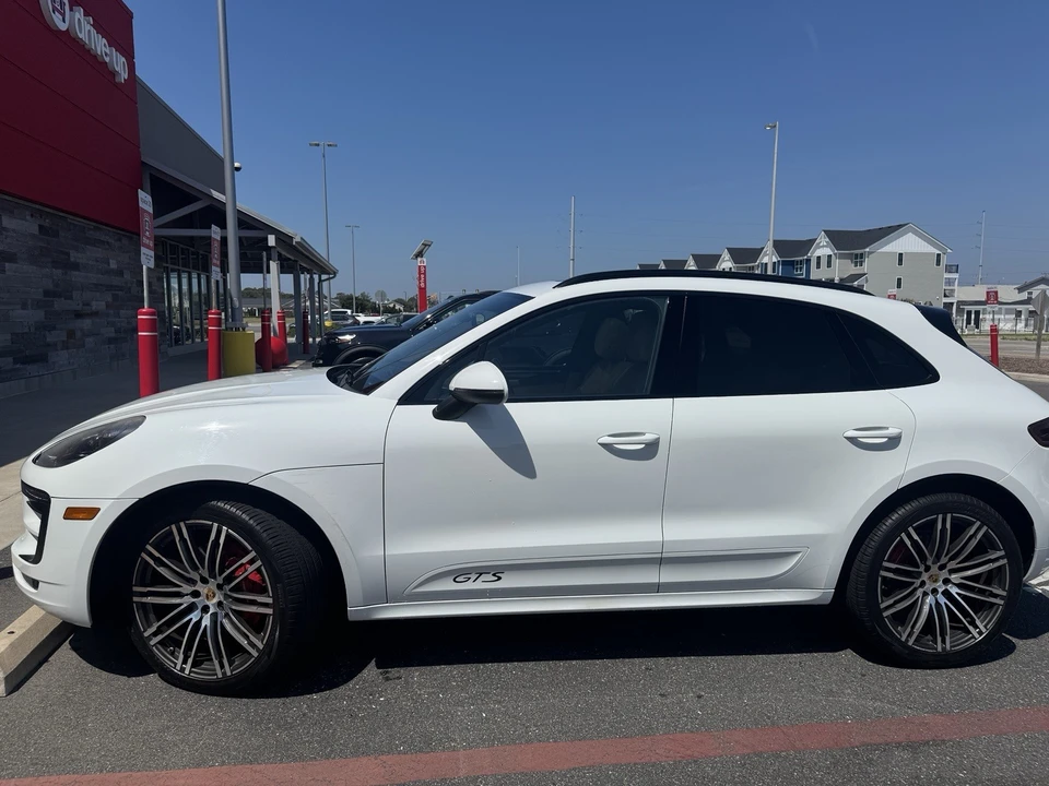 2017 Porsche Macan GTS - Image 7 of 7