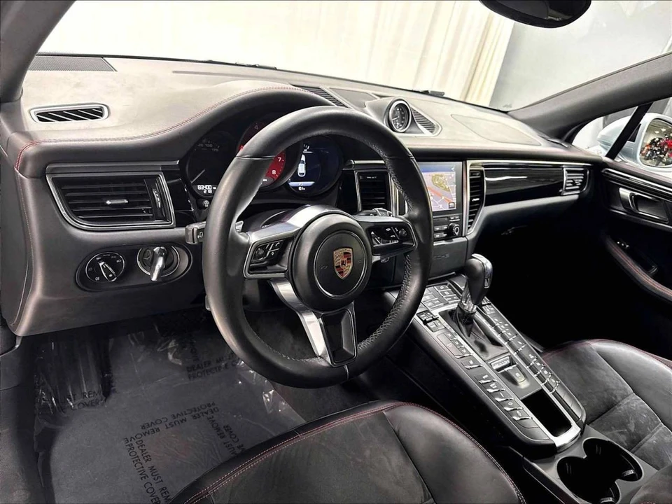 2017 Porsche Macan GTS - Image 4 of 5