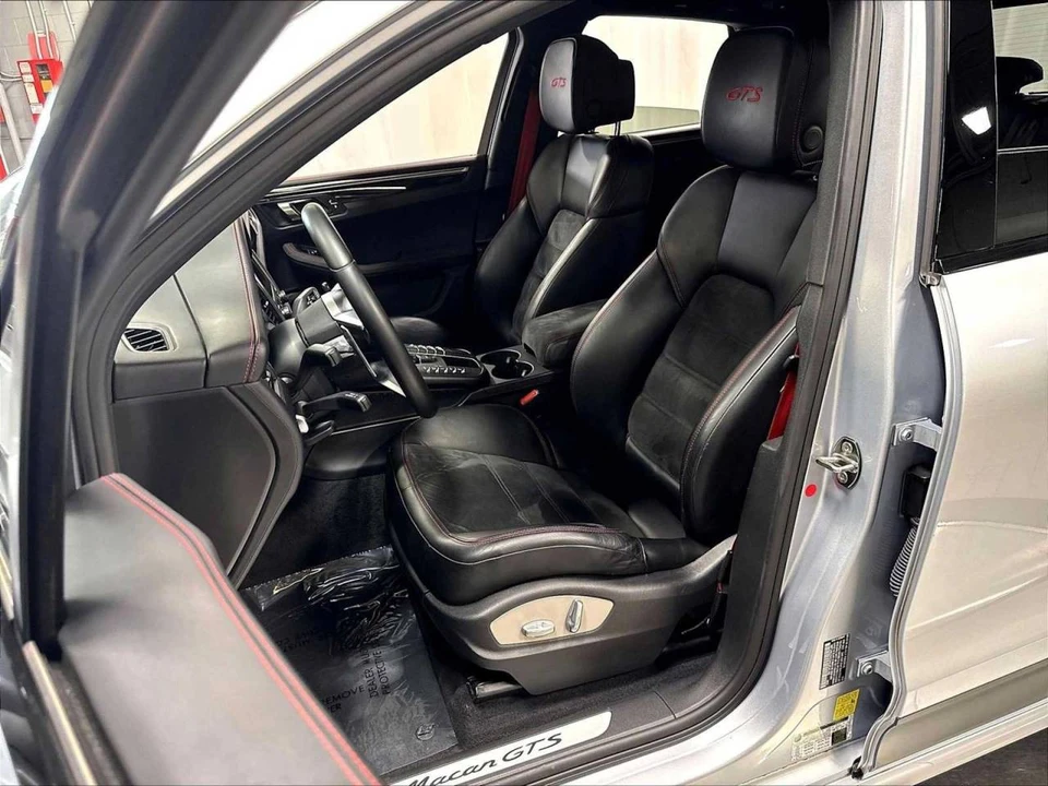 2017 Porsche Macan GTS - Image 5 of 5